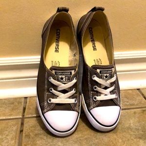 Like new converse shoes - 7.5